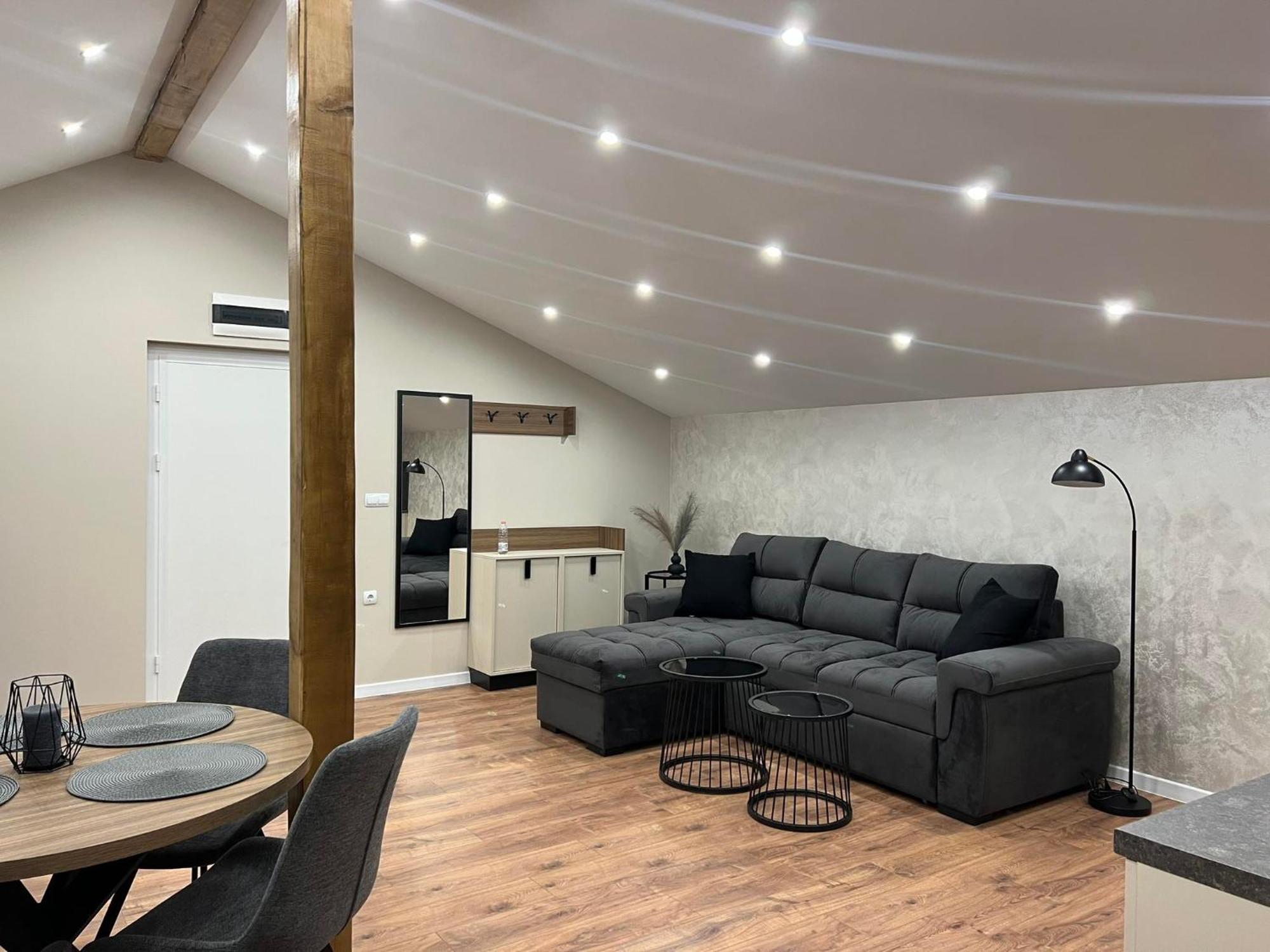 Хотел Vip Apart House 普列文 外观 照片